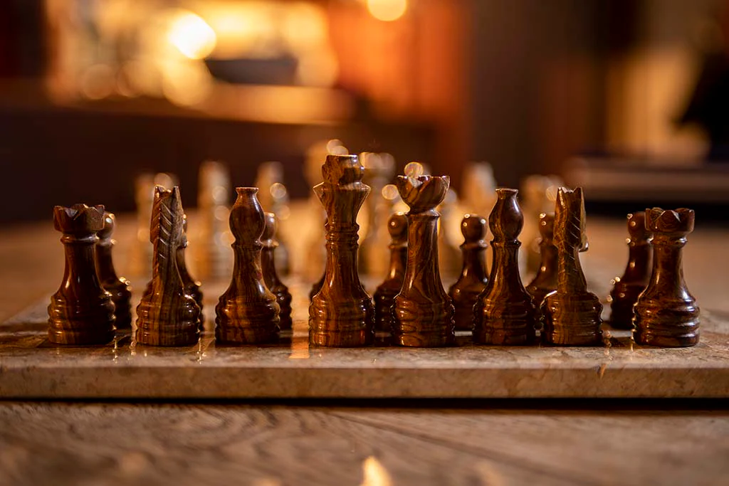 Brown & Tan Marble Chess Set - Image 3